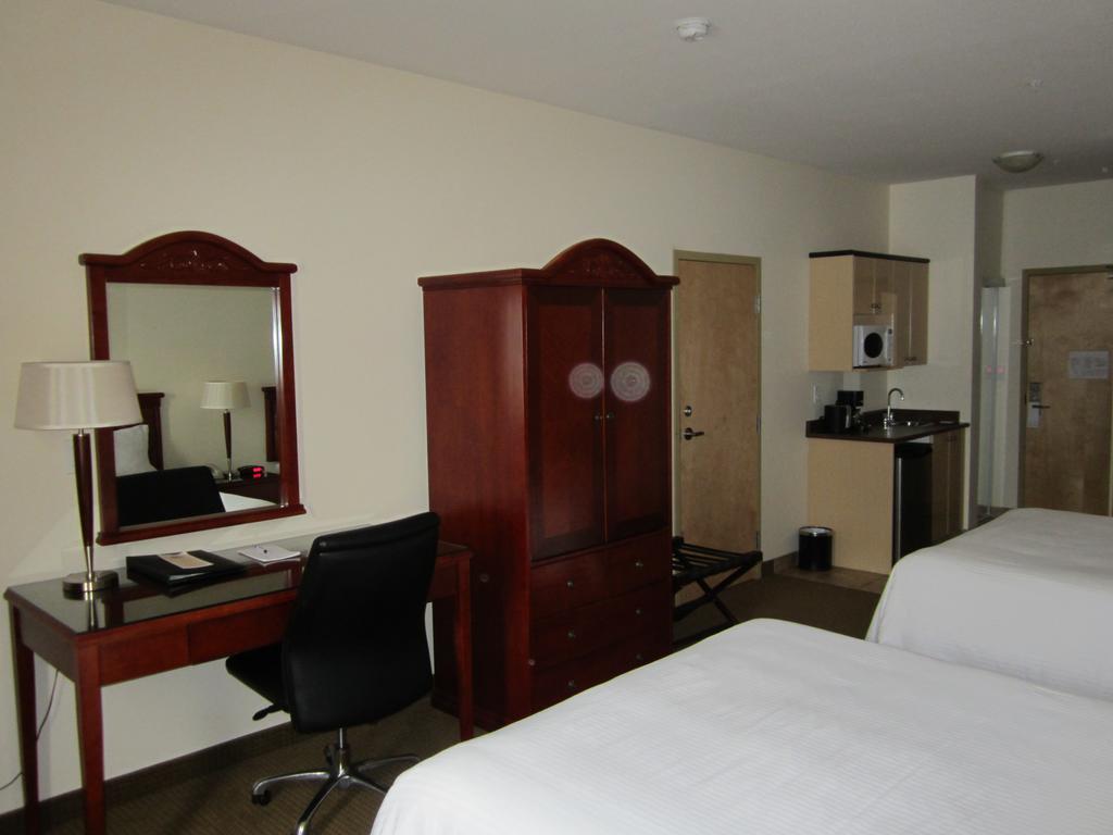 Tumbler Ridge Trend Mountain Hotel & Conference Centre חדר תמונה