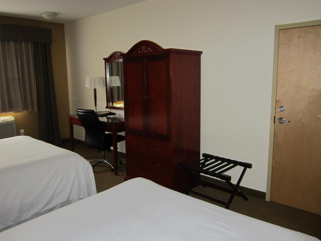 Tumbler Ridge Trend Mountain Hotel & Conference Centre מראה חיצוני תמונה