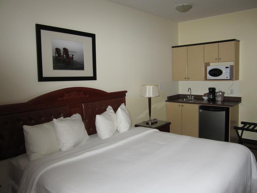 Tumbler Ridge Trend Mountain Hotel & Conference Centre מראה חיצוני תמונה