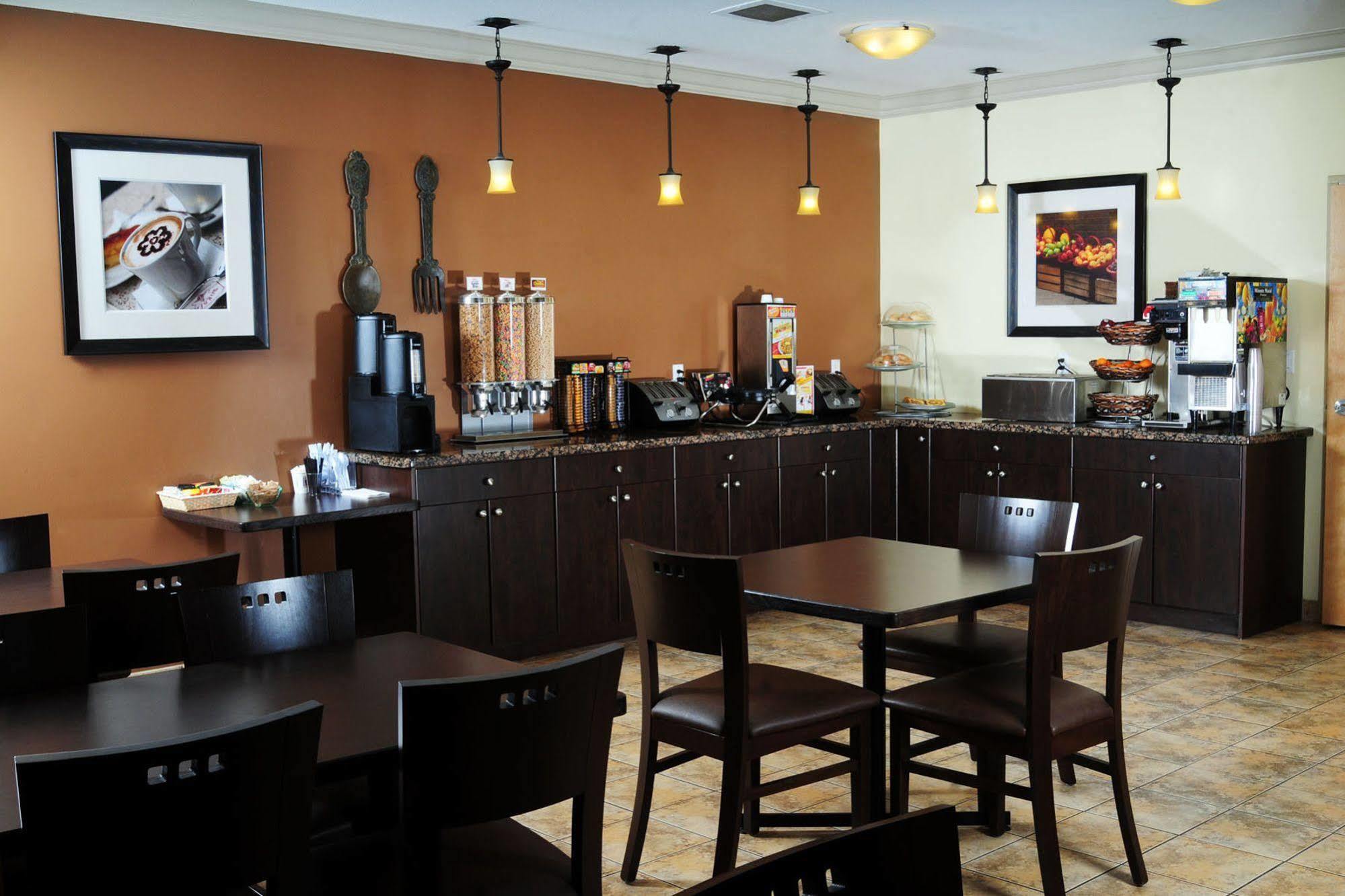 Tumbler Ridge Trend Mountain Hotel & Conference Centre מסעדה תמונה