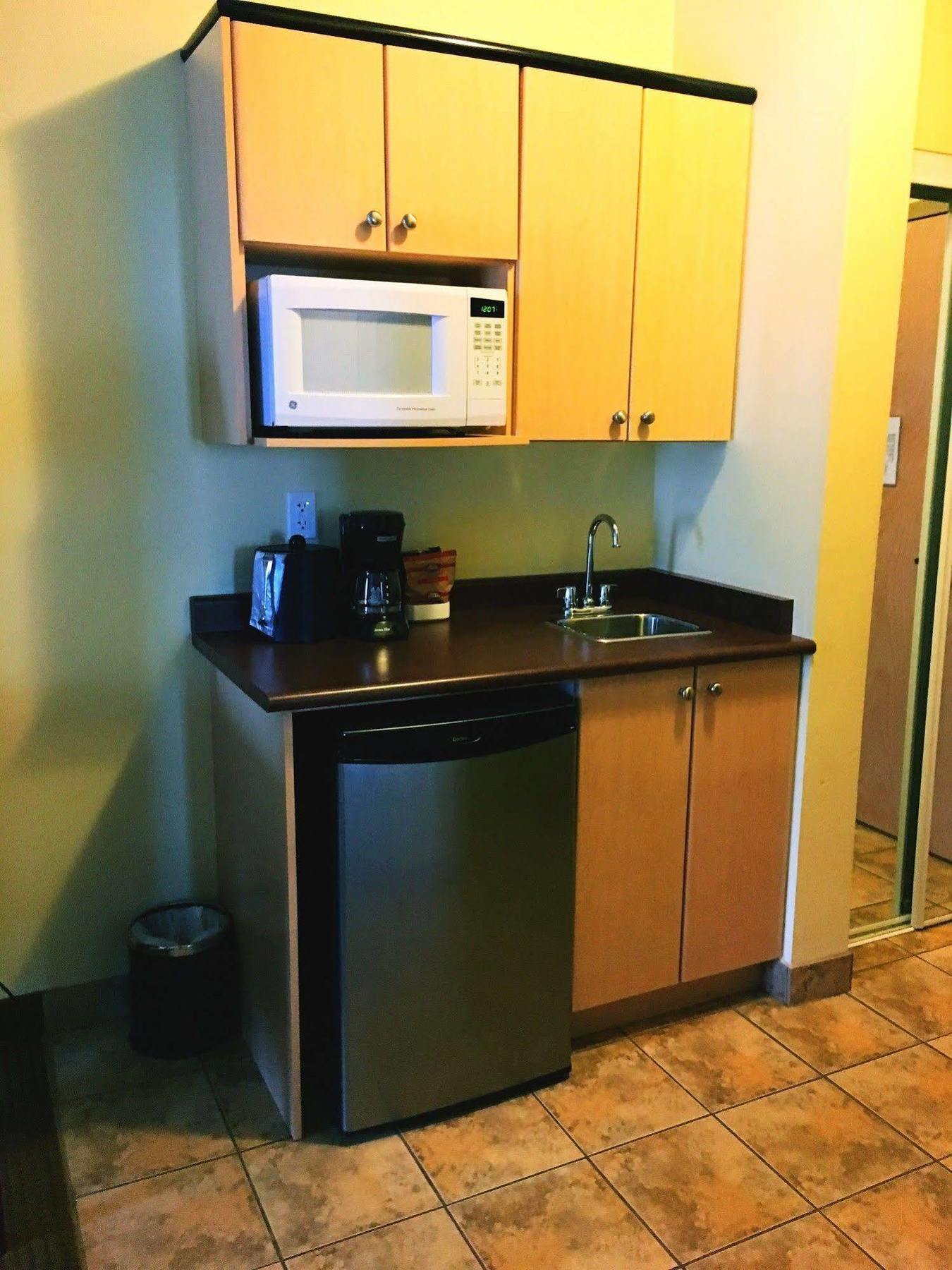 Tumbler Ridge Trend Mountain Hotel & Conference Centre מראה חיצוני תמונה