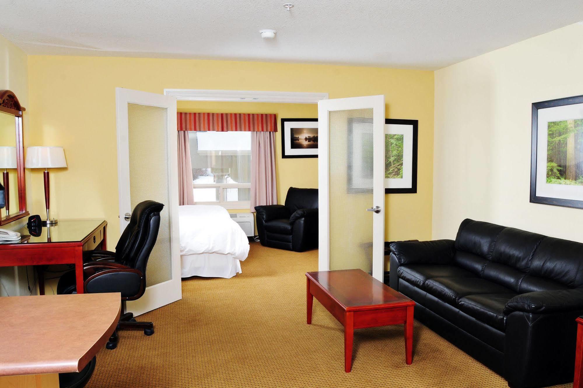 Tumbler Ridge Trend Mountain Hotel & Conference Centre חדר תמונה